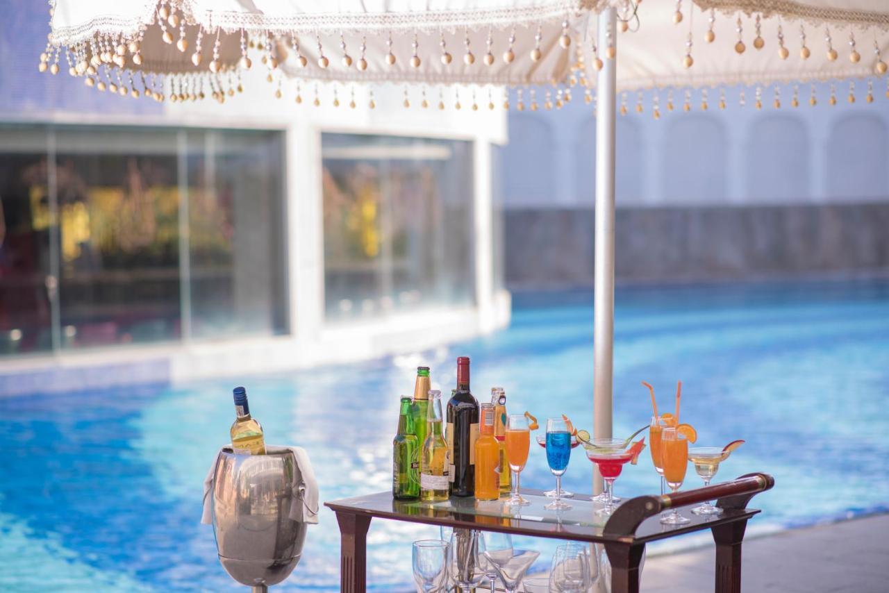 Radisson Blu Udaipur Palace Resort & Spa 외부 사진