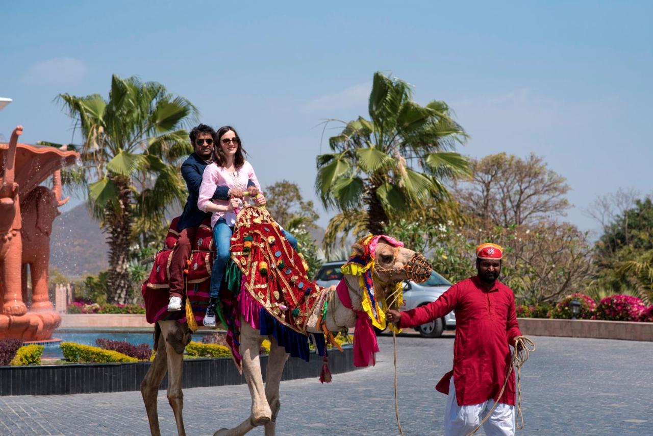 Radisson Blu Udaipur Palace Resort & Spa 외부 사진